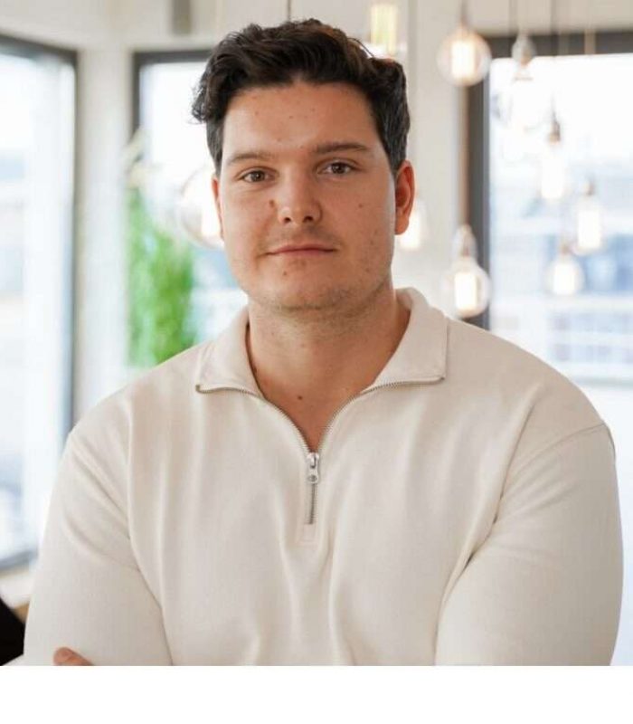 63b7419c49cd422793127194_235 Phillip Weber2