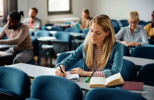 AZAV-certified education academy in Germany career orientation and vocational training at Dialexika